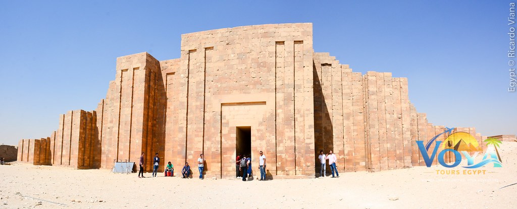 Giza pyramids and sakkara Tour